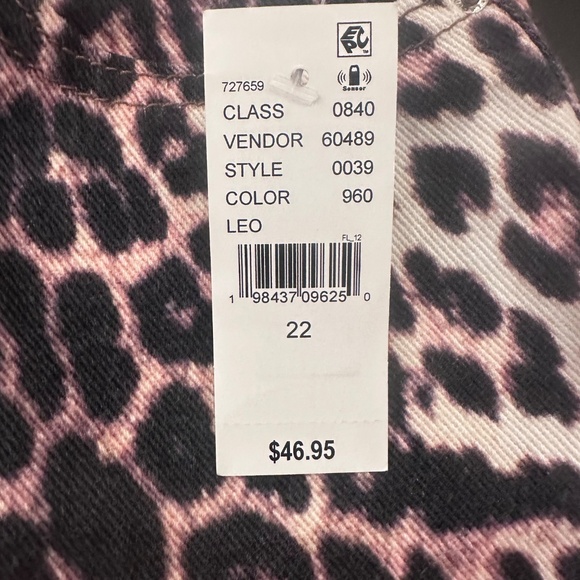 Pacsun Leopard Mid-Rise Denim Mini Skirt **BRAND NEW** - Picture 4 of 4